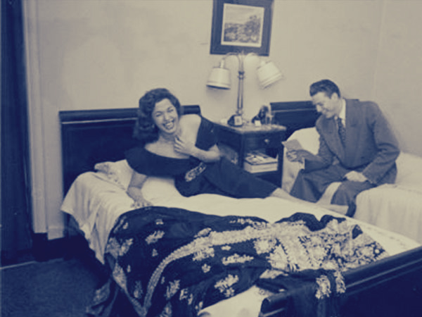 تعرف على أشهر 10 رجال اعتنقوا الإسلام للزواج من ممثلات مصريات