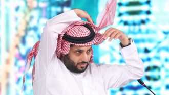 بالصور  ..  ظهور التعب والإرهاق على تركي آل الشيخ