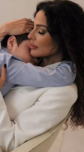 بالفيديو ..  إبن نادين نسيب نجيم يغني لوالدته مع أغنية ناصيف زيتون