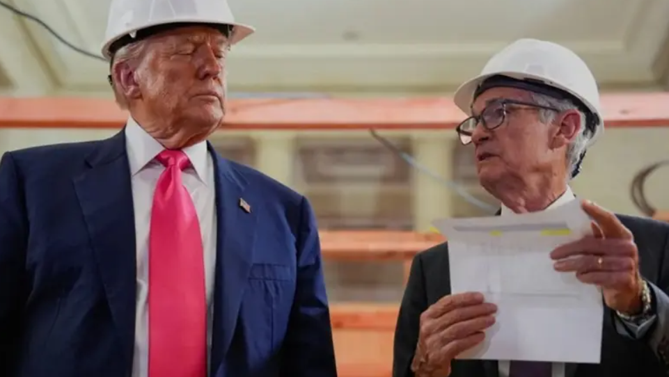 أول رد فعل من ترامب على قرار "الفيدرالي" الأميركي تثبيت أسعار الفائدة