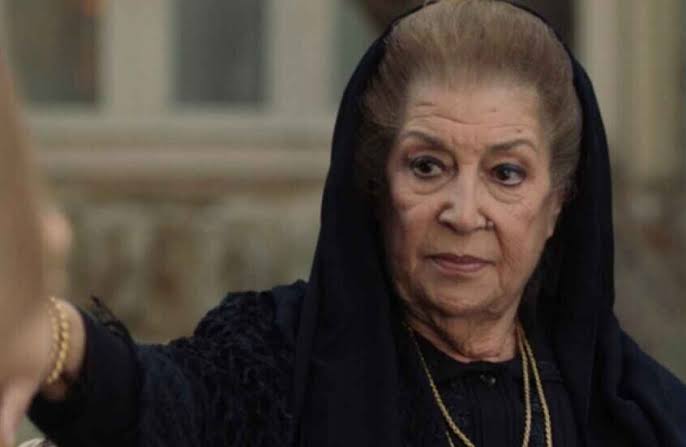  سرقة 185 ألف دولار و100 ألف درهم من منزل منى واصف