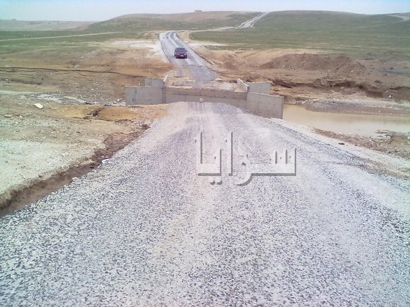 جسر وادي شابك بطريق الجيزة ام الرصاص مغلق  ..  صور