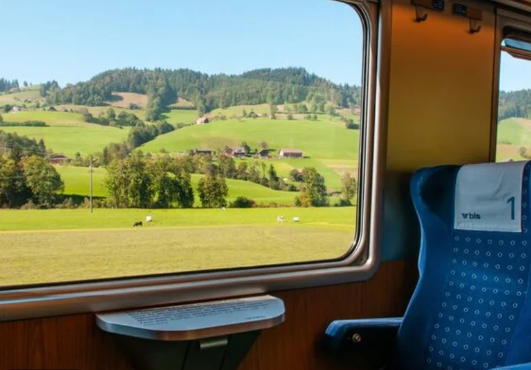 السفر بالقطار: متعة بطيئة في عصر السرعة