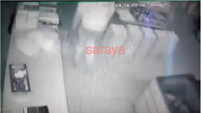 بالفيديو ..  لحظة سرقة (3)  آلاف دينار من سوبر ماركت بمحافظة عجلون وصاحبه يناشد الحمود لسرعة إلقاء القبض على الفاعل