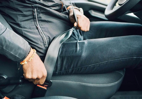 أسباب وأضرار تآكل حزام الأمان بالسيارة وكيفية الفحص والصيانة