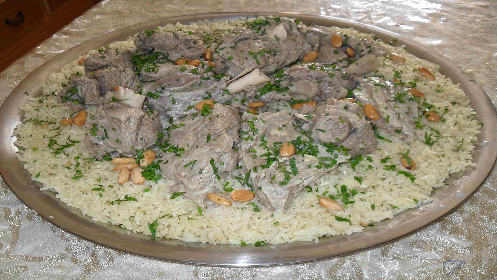 المنسف سبب المشاجرة بين ابي وعمي