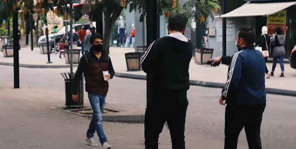 الكاميرا الخفيه  ..  مقلب الهشوة في الشارع