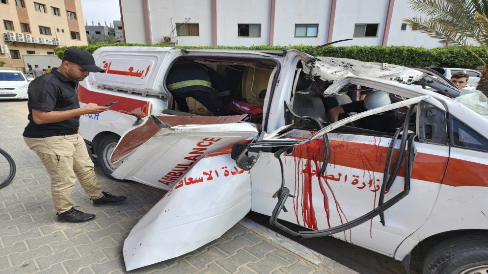 الاحتلال يقر بإطلاق النار على سيارات إسعاف في غزة
