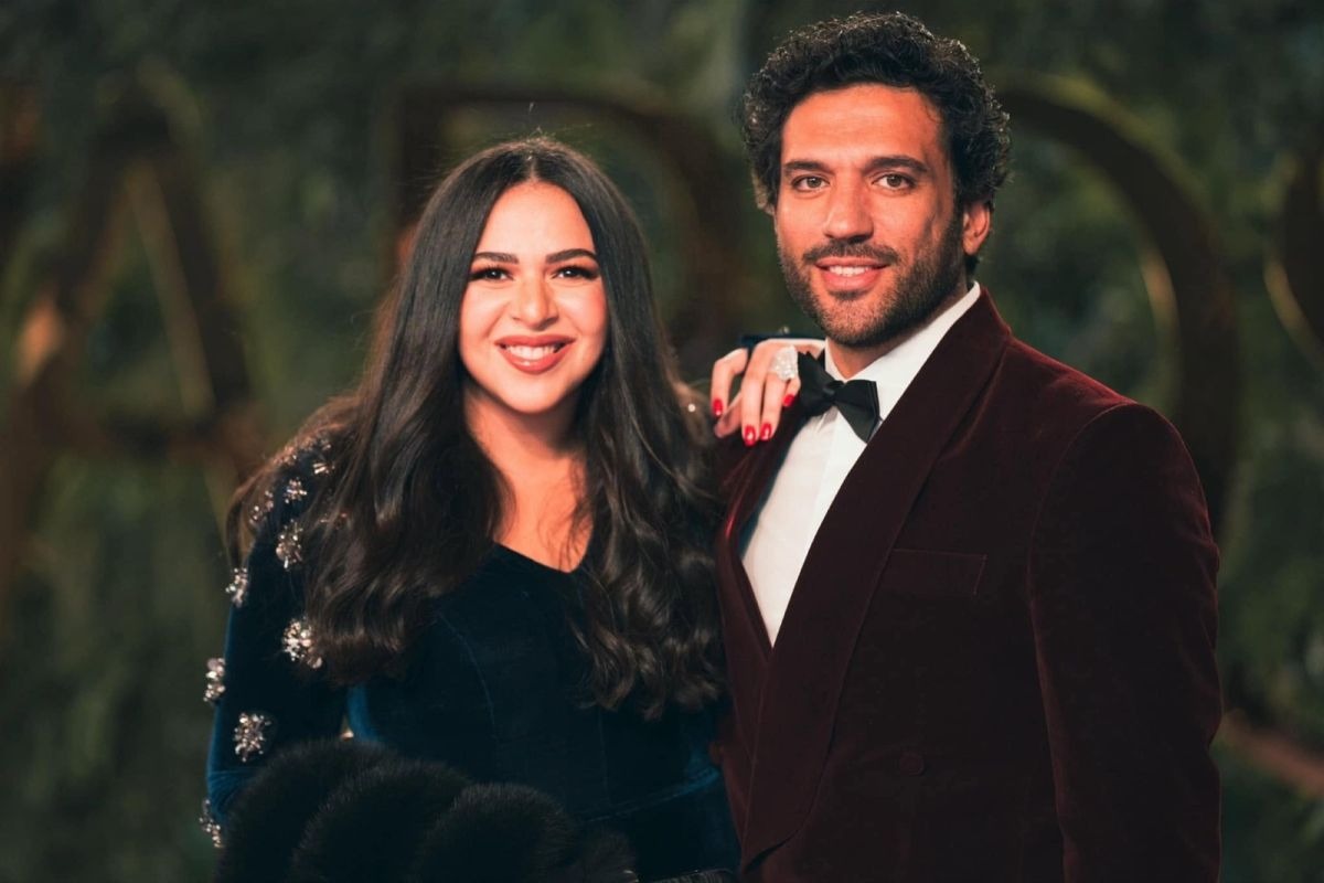 بفيديو طريف على الشاطئ ..  إيمي سمير غانم تهدّد وحسن الرداد يردّ