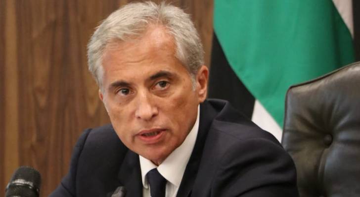 أمام رئيس الحكومة جعفر حسان ..  مستثمر أردني يسلم مفاتيح مصنعه لوزارة الإستثمار - تفاصيل  