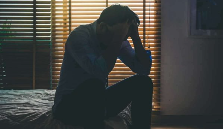 ملف متكامل عن الاكتئاب  ..  أسبابه وأعراضه وطرق العلاج