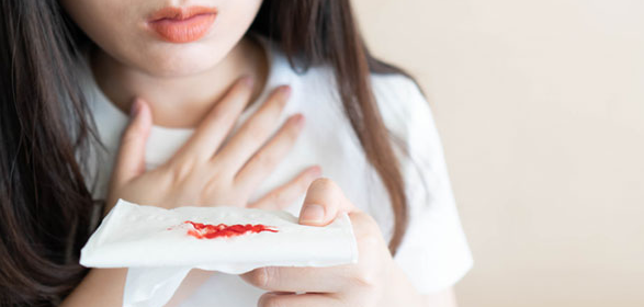 تعرف على الأسباب التي تؤدي لخروج الدم من الفم وكيفية علاج ذلك