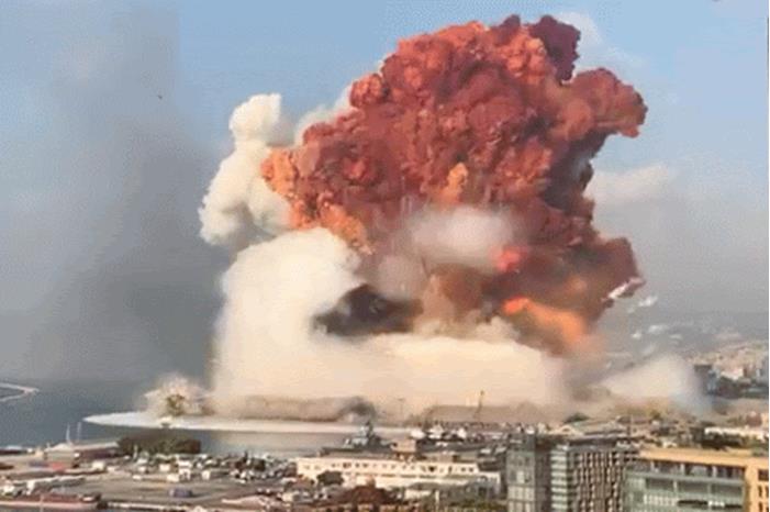 انفجار بيروت ..  الصورة الأخيرة لفريق الإطفاء اللبناني المفقود.