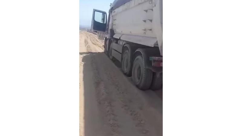 بالفيديو : مهارب نجاة على طريق البحر الميت تُنقذ سائق قلاب بعد عُطل مفاجئ بالكوابح