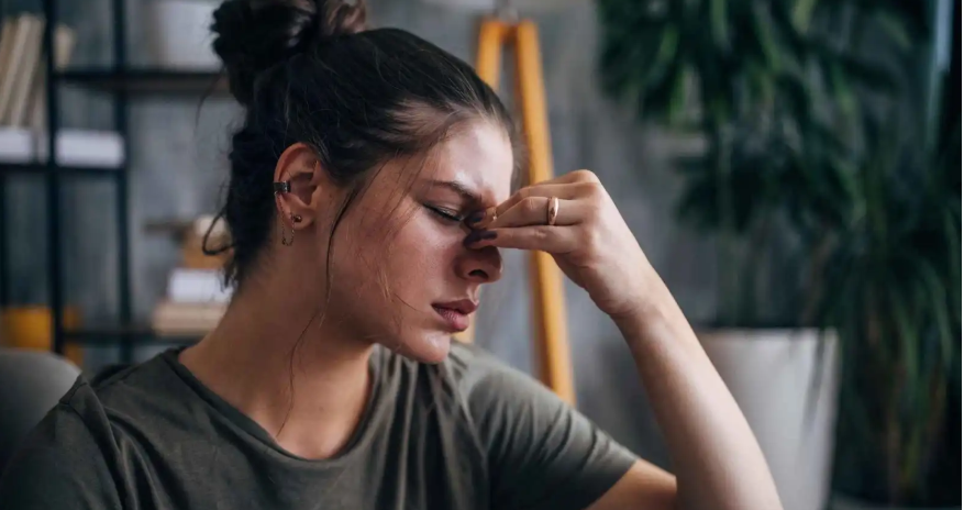 4 مشكلات في العين قد تسبب صداعاً متكرراً