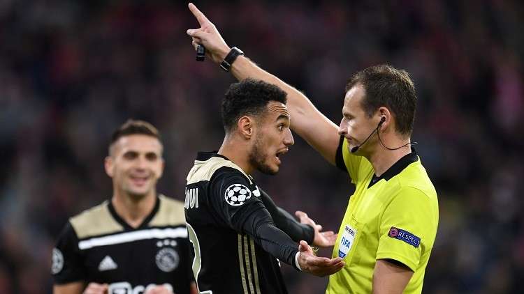بسبب القرآن الكريم ..  نجم عربي يرفض ارتداء قميص منتخب أوروبي عريق
