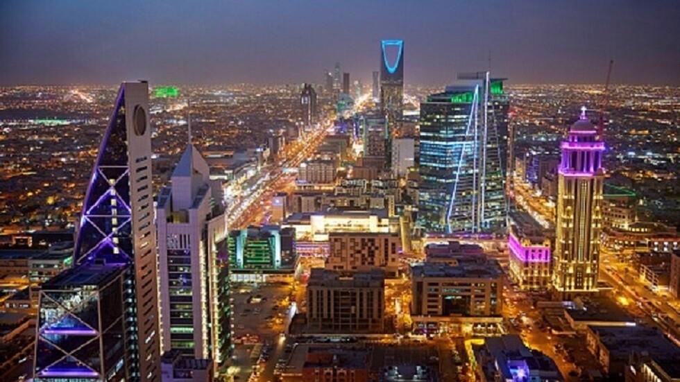 السعودية تحدد شروط الحصول على رخصة حمل الأسلحة النارية