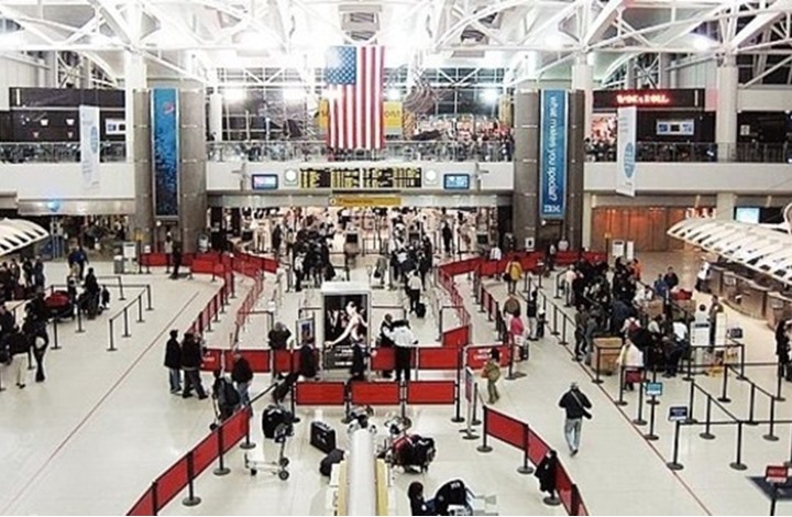  بسبب تسريحة الشعر  ..  تعرض نساء سود بأمريكا للتفتيش الذاتي