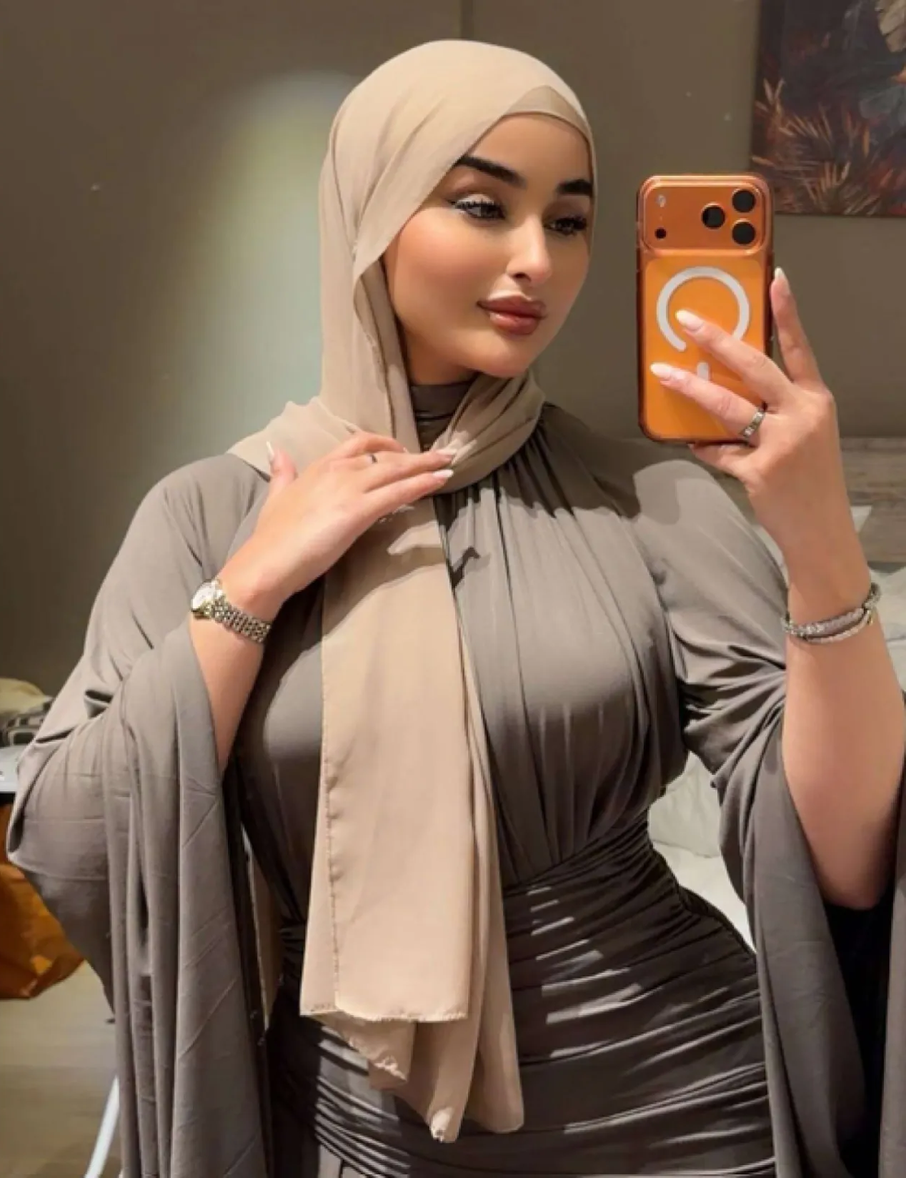 ضحى العريبي تثير جدلاً في لبنان بعد فيديو من مزار سيدة لبنان