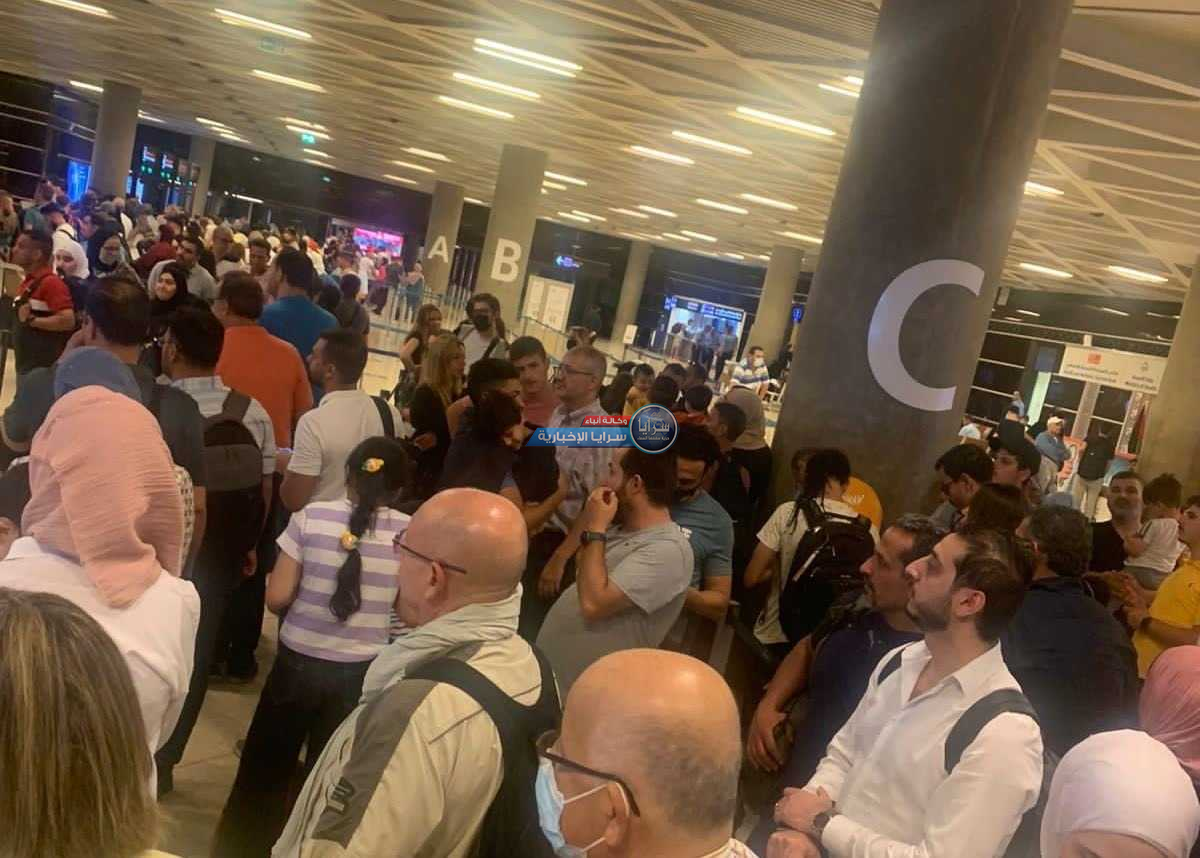 بالصور  ..  الفوضى و سوء الخدمات في مطار الملكة علياء الدولي تثير غضب المسافرين وتزيد معاناتهم