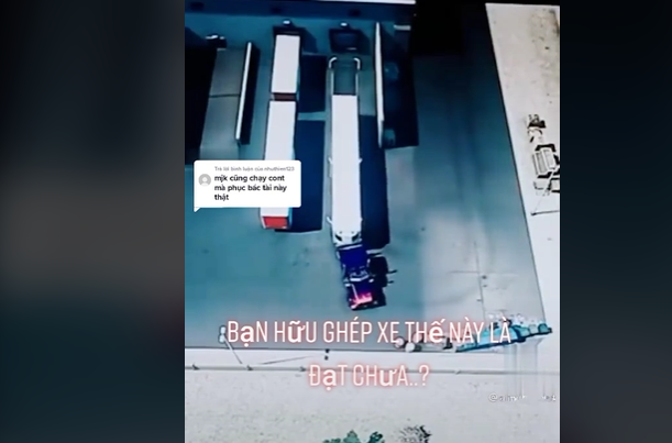 سائق محترف يقود شاحنة  .. شاهد ماذا حدث