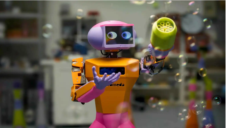 ثورة إنسانية في عالم التكنولوجيا ..  تطوير روبوت لرعاية المسنين