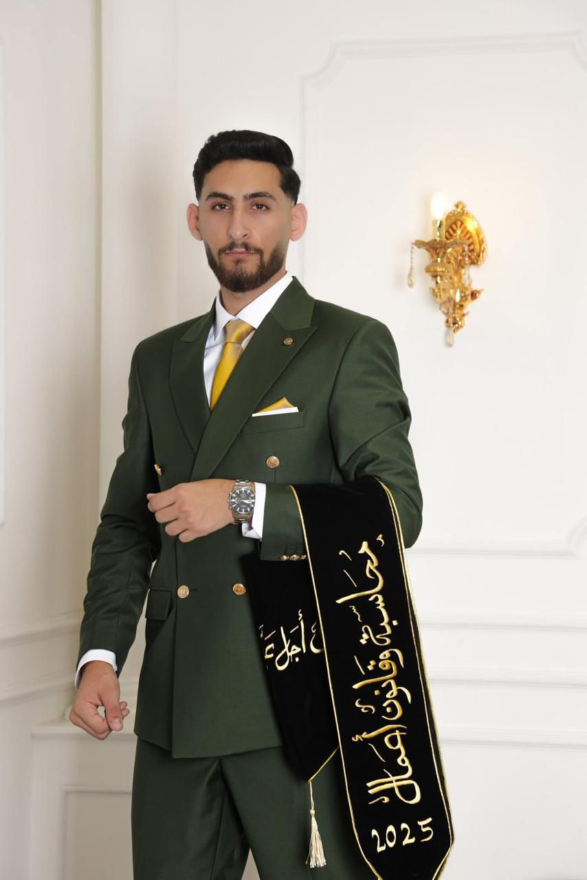 منذر خالد عبده مبـــارك تخرجك 