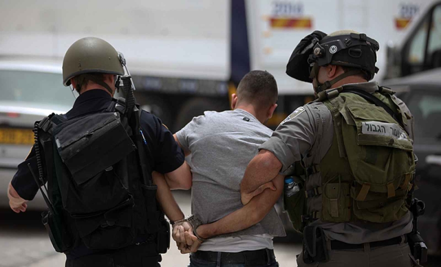 الاحتلال يعتقل 27 فلسطينيًا