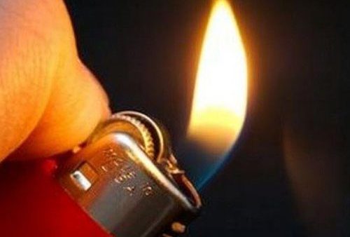 مواطن يهدد بإحراق نفسه في جبل الجوفة   ..  تفاصيل 