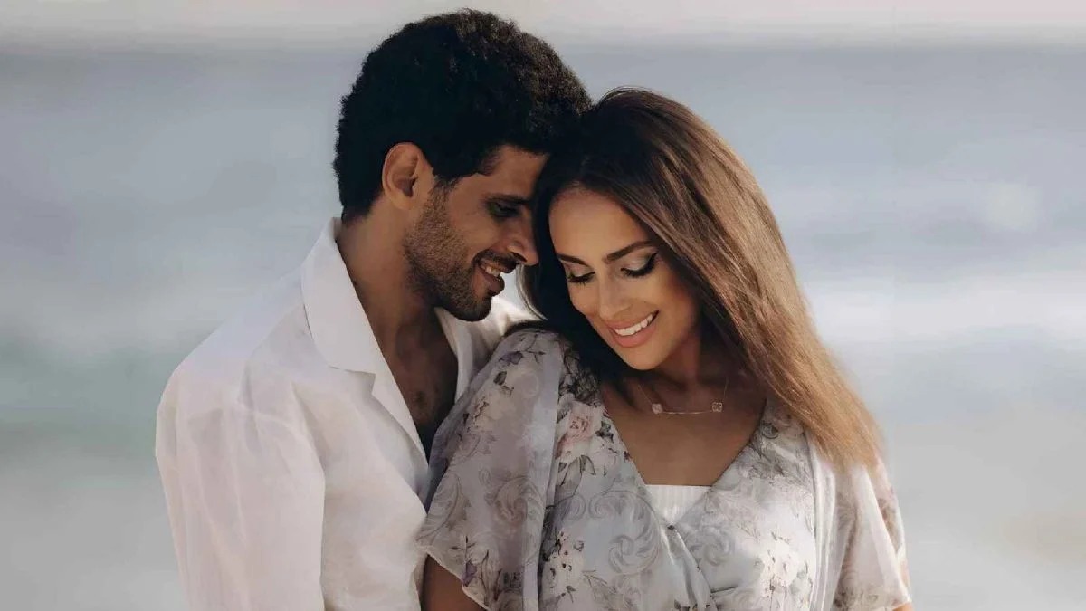 حمدي الميرغني يعلن طلاقه لإسراء عبد الفتاح ثم يحذف المنشور-صورة