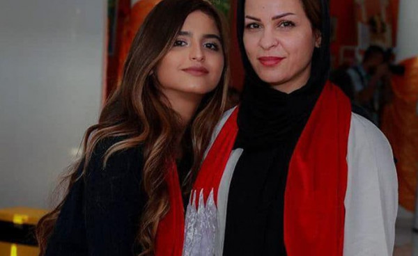 والدة حلا الترك تفاجئ متابعيها وتخلع الحجاب  .. "صورة"