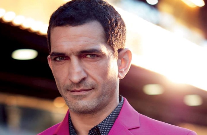 الفنان عمرو واكد يثير غضب المشجعين المصريين بسبب تغريدة له 