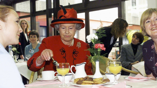 تعرف على الأطعمة التي يمنع تناولها بحسب الملكة اليزابيث