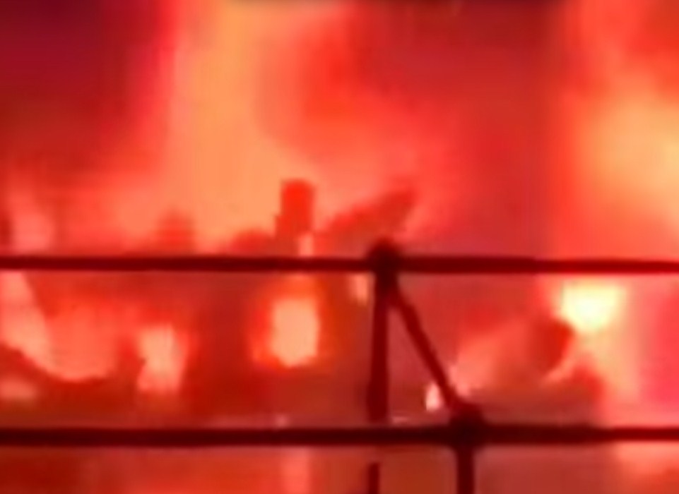 مسحوق غامض يحرق 229 شخصا ويحول حفل راقص الى كتلة من اللهب ..  "فيديو "