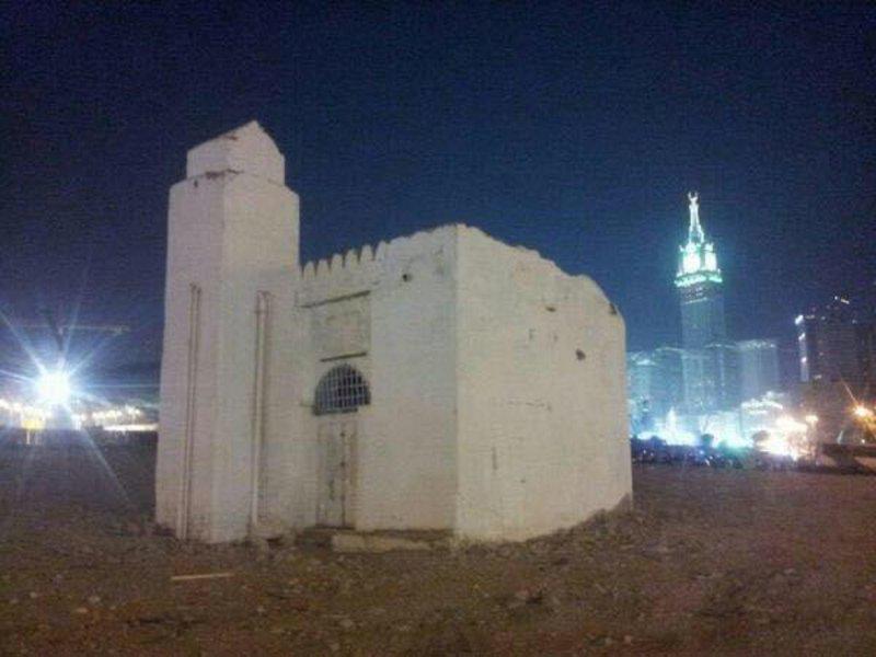جرول البساتين ..  مصلى الرسول والمكان الذي بات فيه ليلته قبل فتح مكة