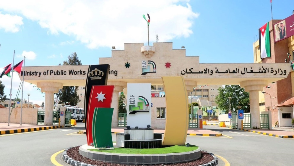 وزارة الأشغال تبدأ صيانة شاملة ل6 طرق رئيسية في الوسط