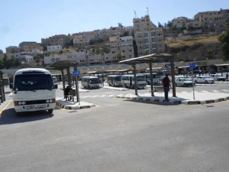 جرش: مشغلو النقل العام يطالبون بإعفائهم من رسوم الترخيص