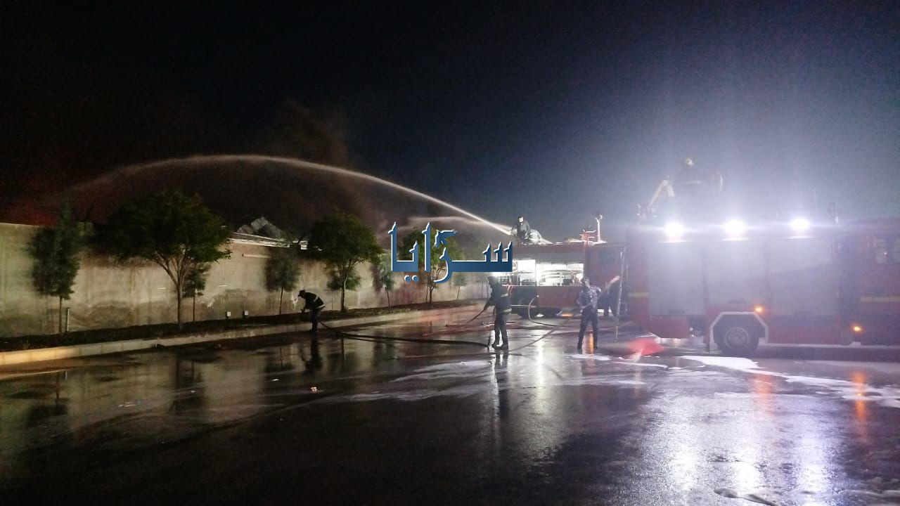 بالصور  ..  حريق ثلاث مستودعات في محافظتي البلقاء ومادبا 