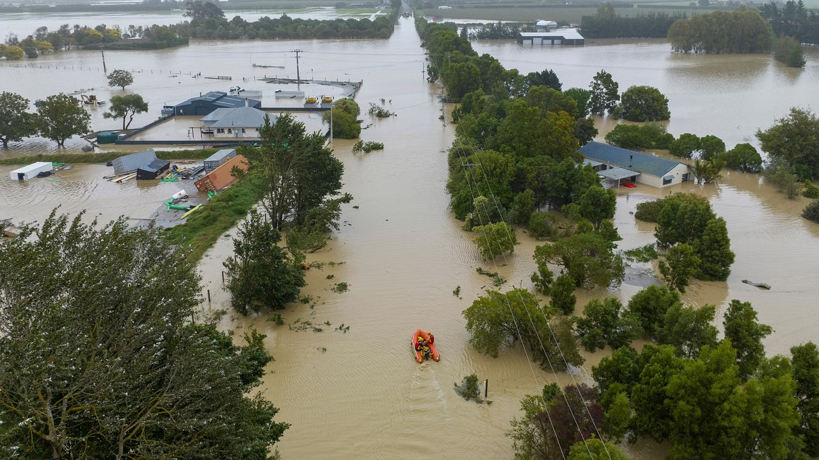 إعلان حالة الطوارئ في نيوزيلندا بسبب إعصار عنيف
