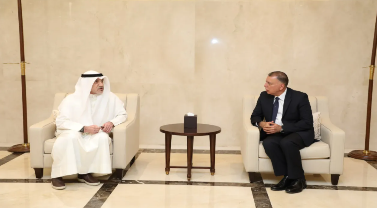 وزير الداخلية يستقبل نظيره الكويتي