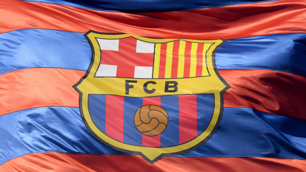 برشلونة يسعى لضم لاعب عربي شهير