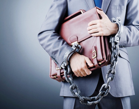 "صيدلية وهمية وفواتير بأسماء أشخاص دون علمهم" ..  "سرايا" تكشف تفاصيل إحدى أكبر قضايا الاختلاس في نقابة مهنية