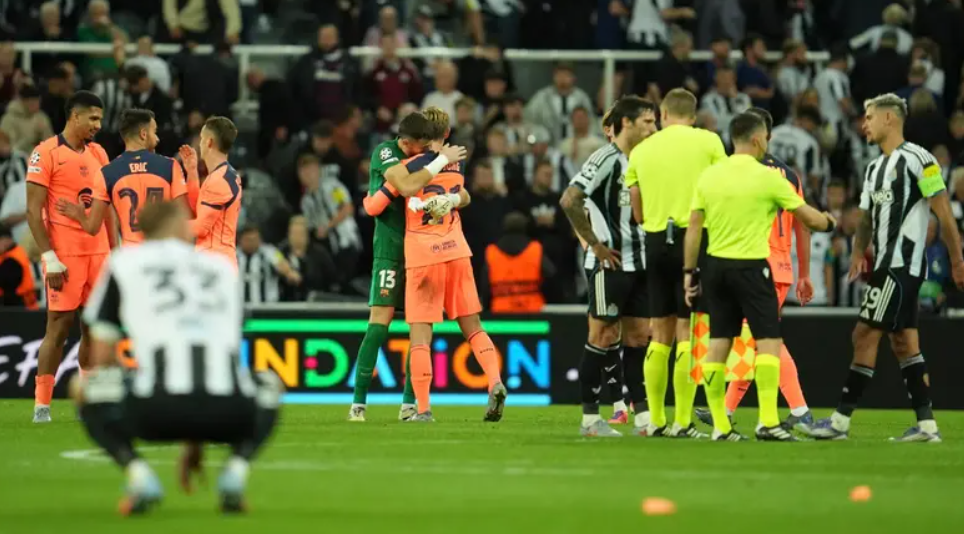 برشلونة يوقف بيع تذاكر مباراة نيوكاسل بسبب الجماهير الإنجليزية