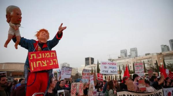 هتافات ضد نتنياهو  ..  مستوطنون يطالبون بإنهاء الحرب مع إيران