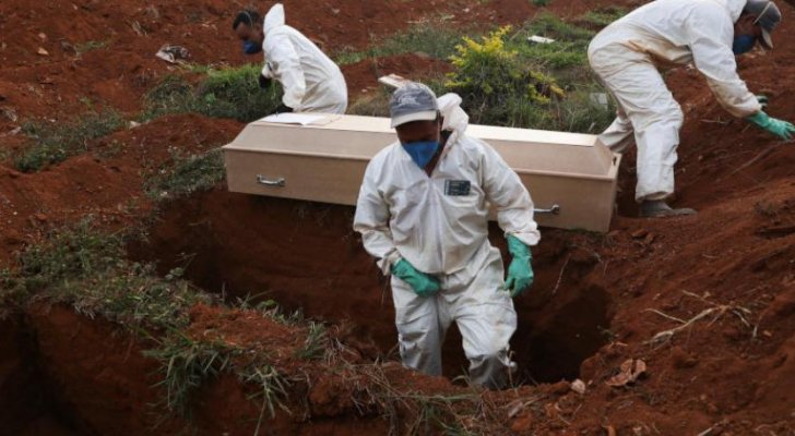 أكثر من 450 ألف وفاة بكورونا في البرازيل وتهديد بموجة ثالثة للوباء