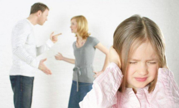 التأثيرات السلبية للمشاكل العائلية على طفلك  ..  ما حلها ؟
