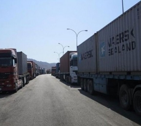 انتهاء أزمة (75) شاحنة عالقة على الحدود الاردنية السعودية منذ 5 ايام