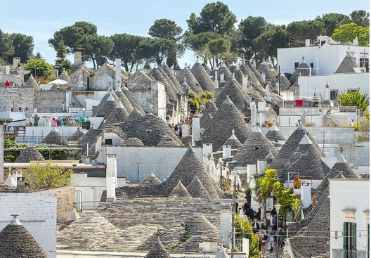 السفر إلى أماكن لا تظهر في خرائط السياحة التقليدية