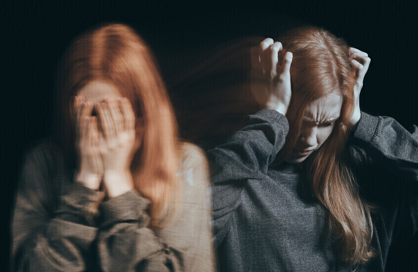 "اقتراض الأعراض" ..  كيف يدفع "تيك توك" الشباب للاعتقاد خطأ بإصابتهم باضطرابات نفسية؟!