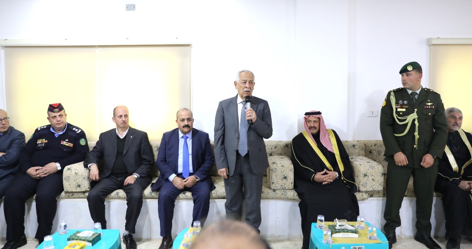 مندوبا عن الملك وولي العهد .. العيسوي يعزي عشيرة القرعان